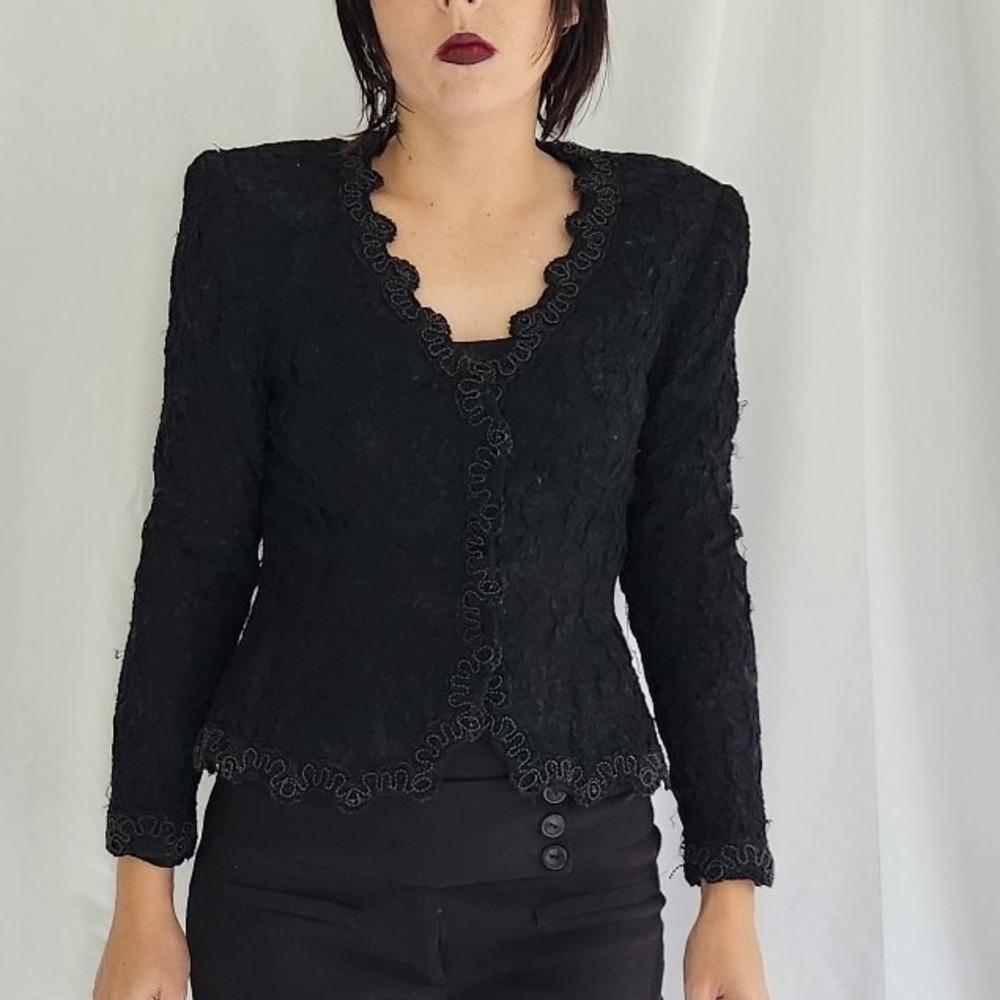 90s Black Lace Jacketโ
